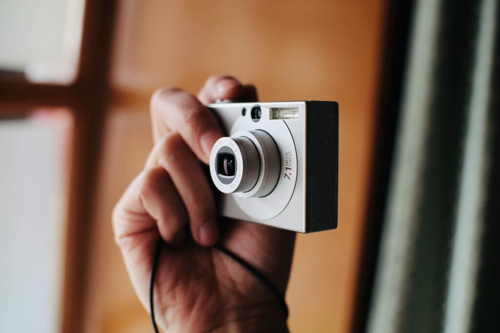 peng-originals-2VbKwBIe69w-unsplash